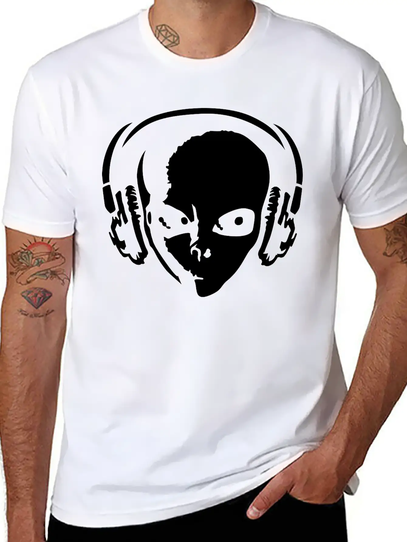 Alien With Headphones Unisex Casual T-Shirt ��� Clean Design For Daily Comfort