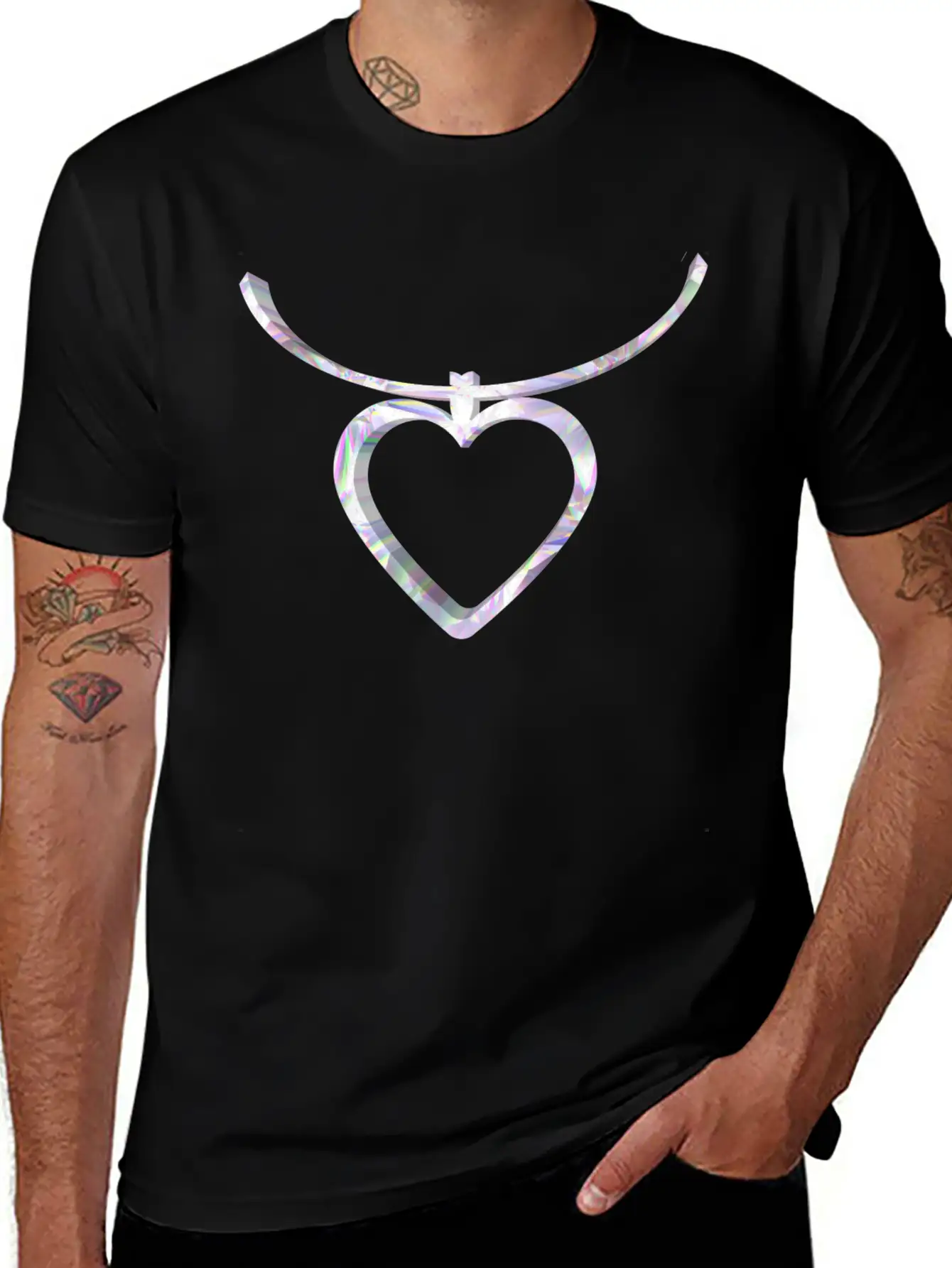 3D Heart Chain Design Comfortable Minimalist Graphic Tee – Summer Style Essential