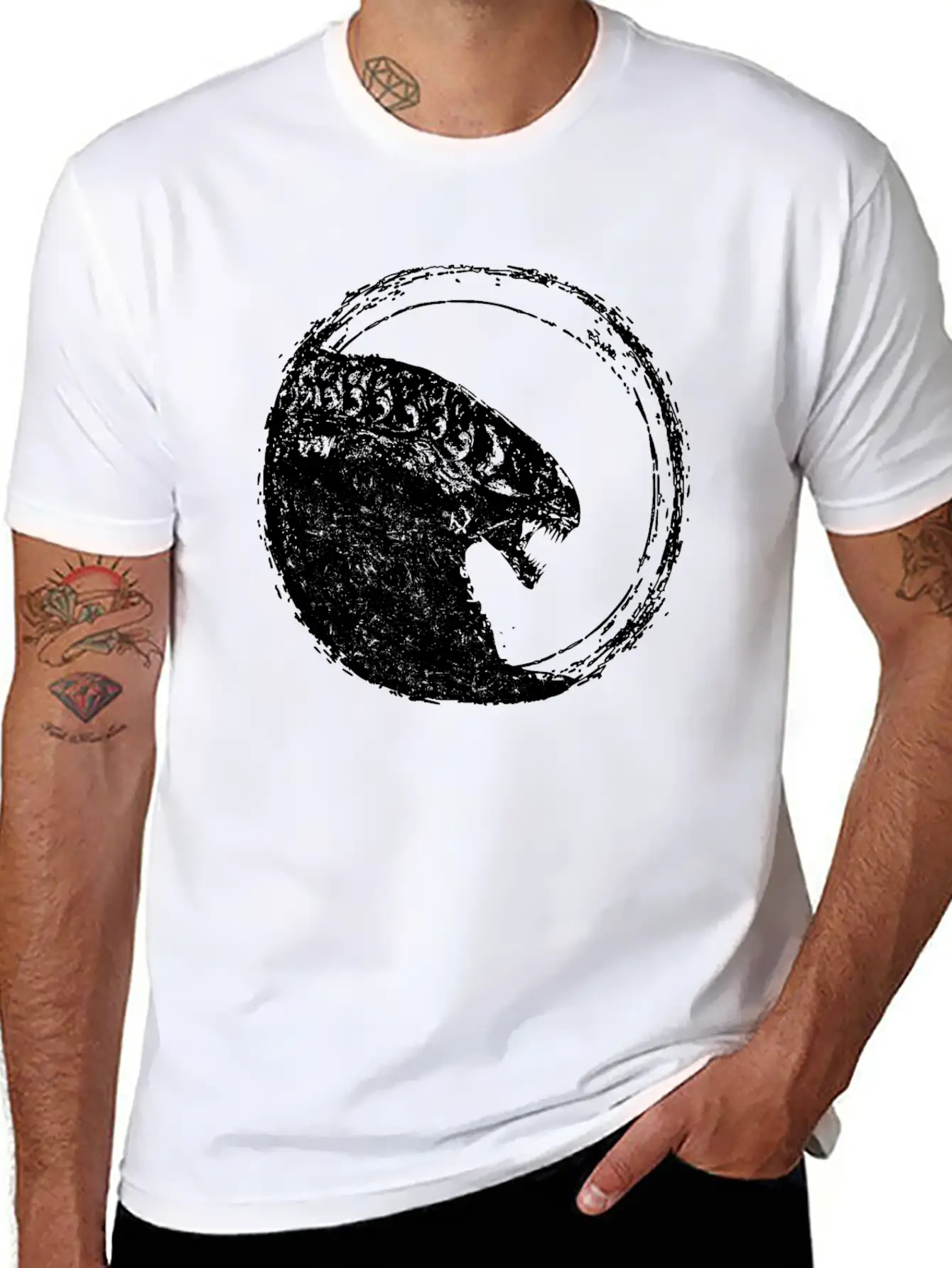 Aliens Stylish Everyday T-Shirt – Unisex Basic Cotton Tee