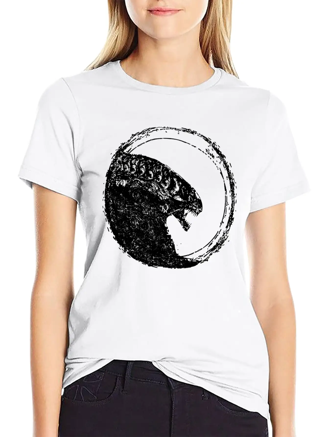 Aliens Stylish Everyday T-Shirt – Unisex Basic Cotton Tee