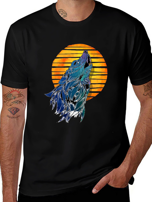 Wolf Howling at Moon T-Shirt