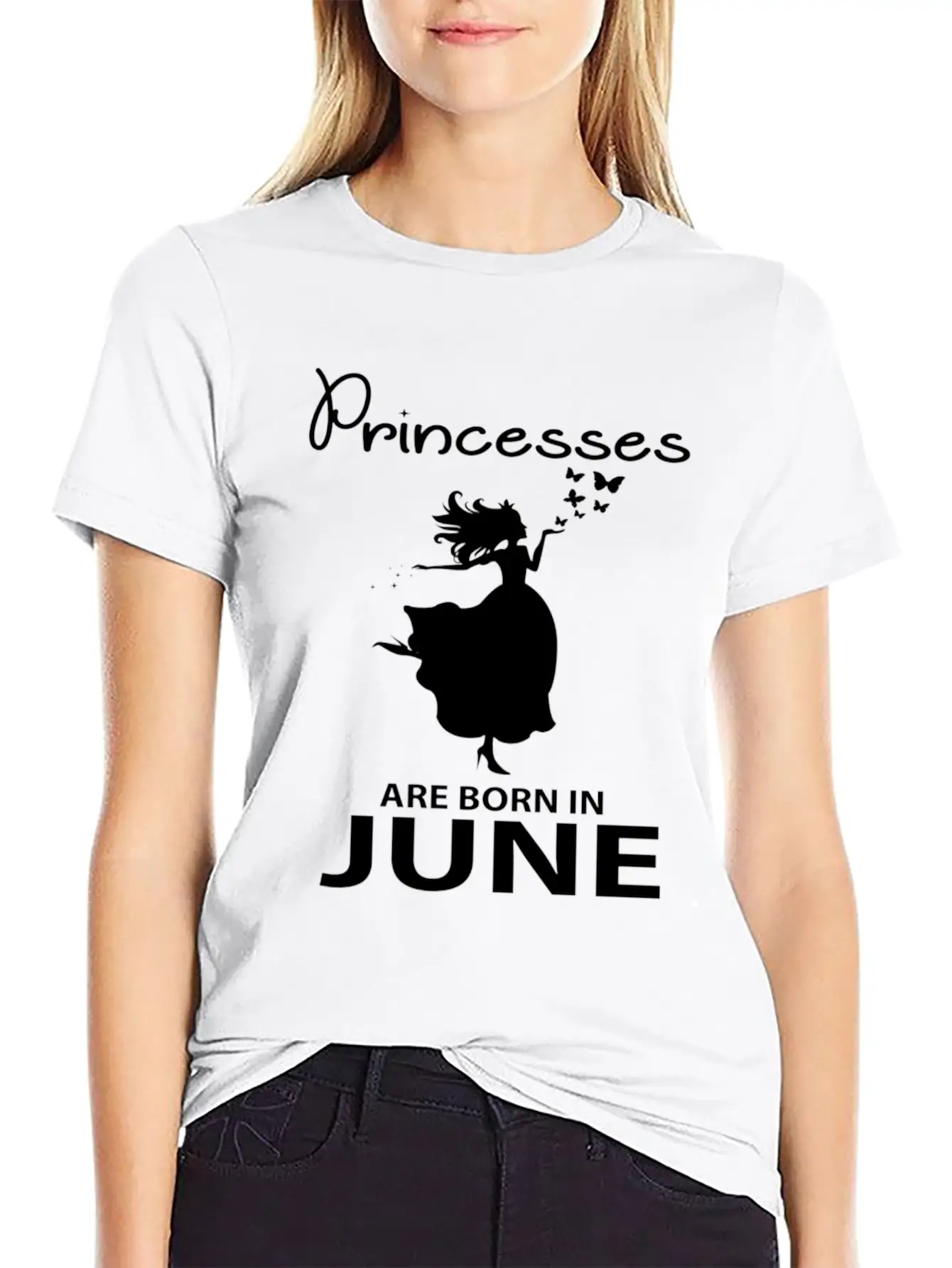 Princesses Are Born In June Yes I Am A Princess Relaxed Everyday Tee – Lightweight And Durable Cotton
