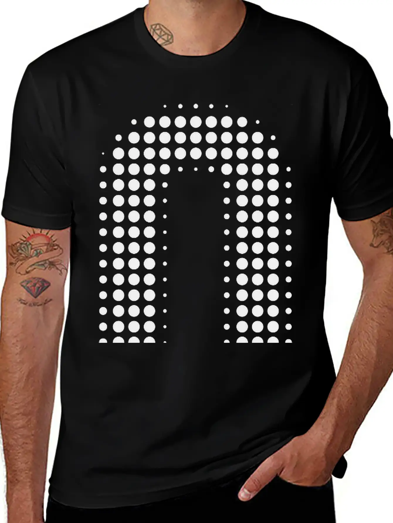 Q Letter Dot Pattern Gift Stylish Everyday T-Shirt – Unisex Basic Cotton Tee