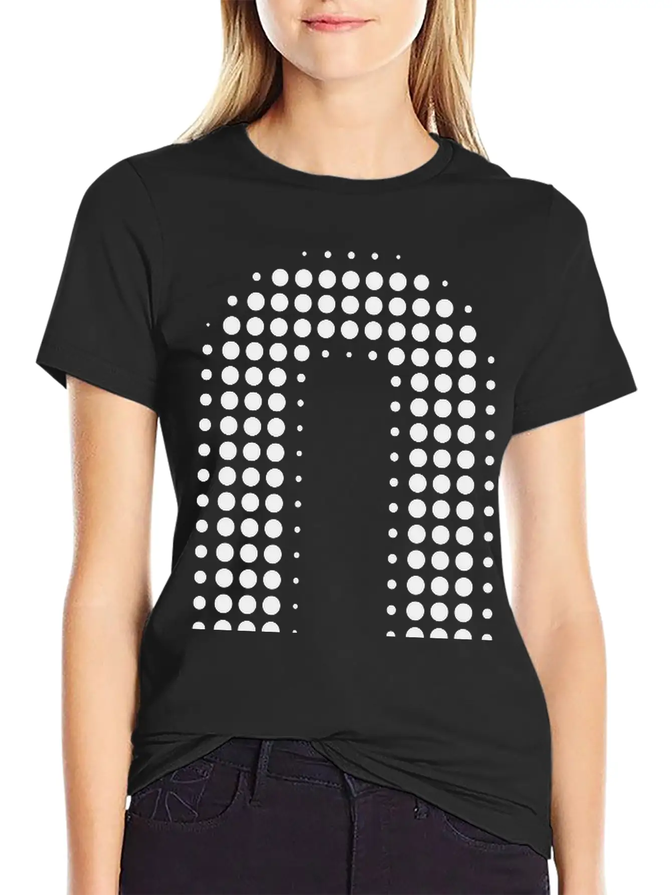 Q Letter Dot Pattern Gift Stylish Everyday T-Shirt – Unisex Basic Cotton Tee